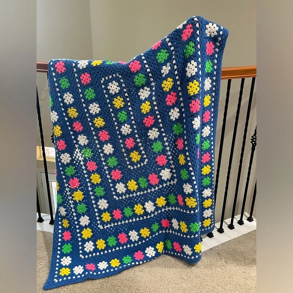 VINTAGE GRANNY SQUARE CROCHET BLANKET, AFGHAN, HANDMADE, BLUE MULTICOLORED 60x72